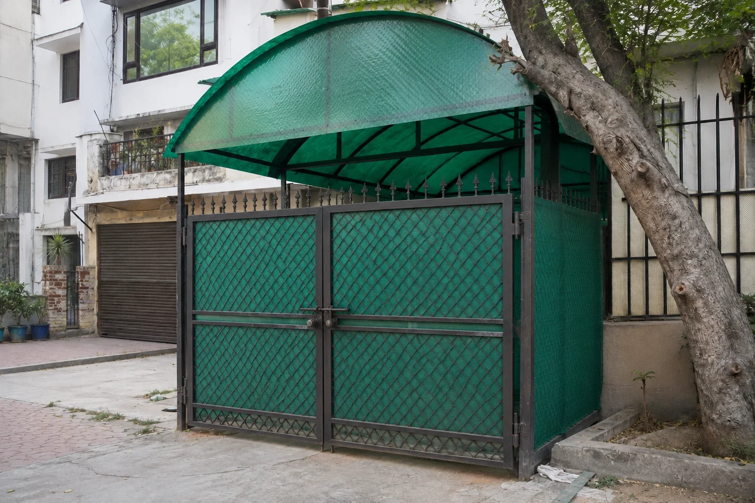 Basic boundary wall gate before professional design in Shaheed Path Lucknow