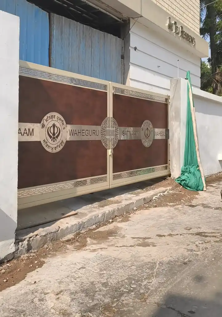 Modern boundary wall design with plaster finishing in Indira Nagar Lucknow
