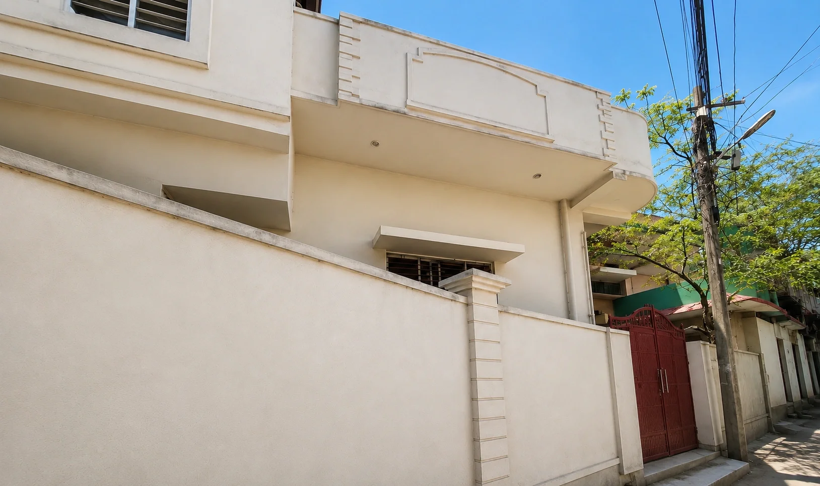 House before Painting work in Shaheed Path Lucknow